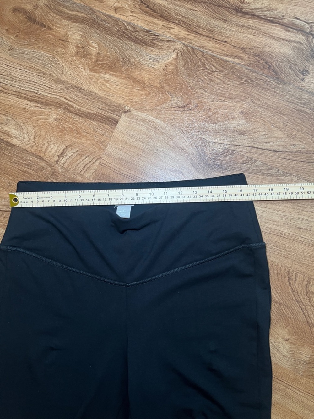 Chico’s Zenergy So Slimming Black Ruched Crop Leggings Women’s Size 2 NWT - Picture 3 of 9